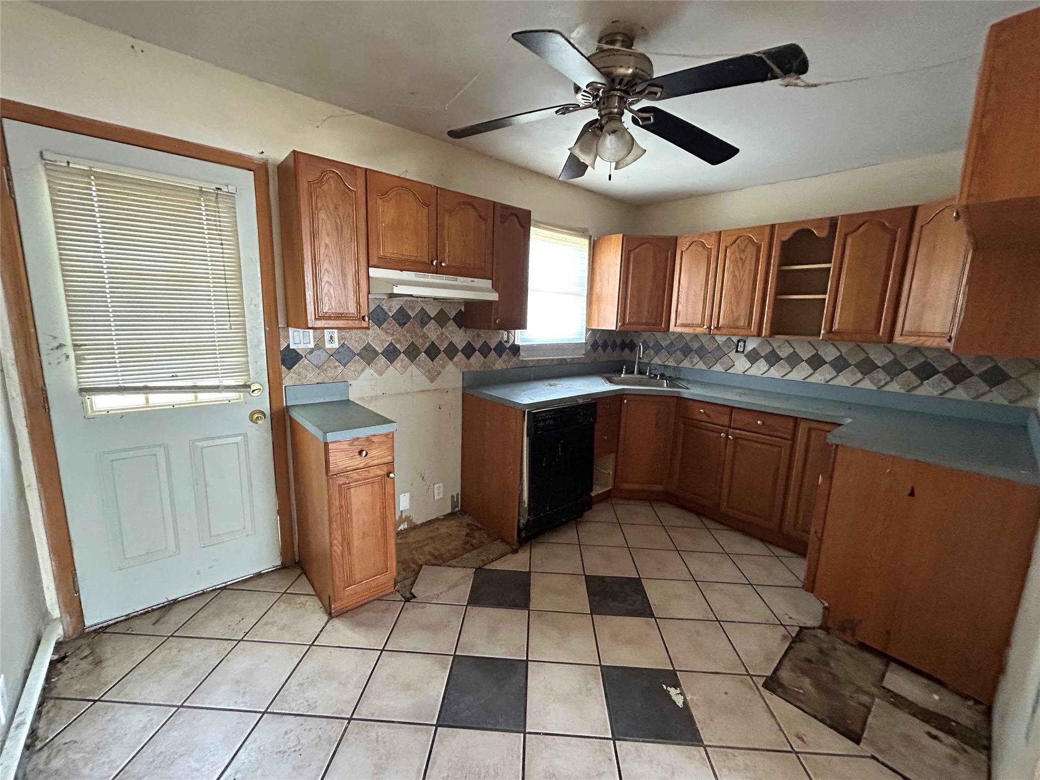 7 Seacliff Road, Sound Beach, New York image 4