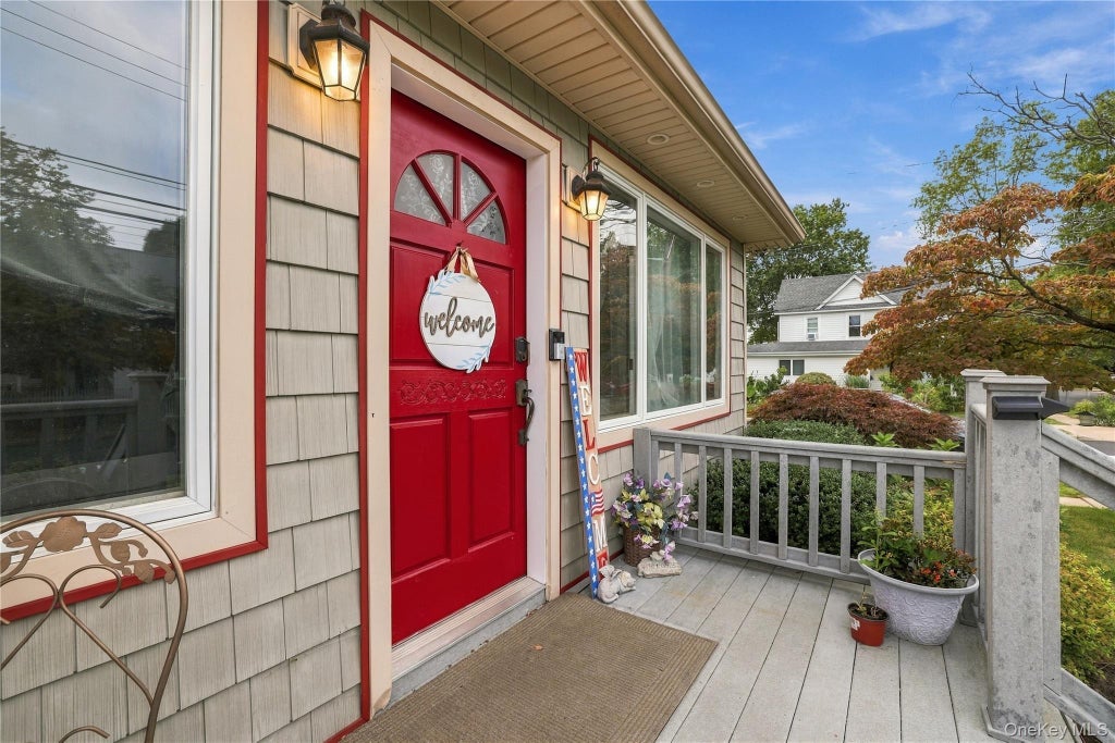 Photo of 471 Pearl Street, Oceanside, NY 11572 (MLS # 1053638)