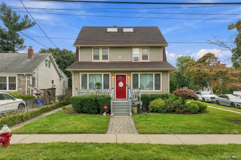 Homes For Sale - 471 Pearl Street<br/> Oceanside, NY 11572