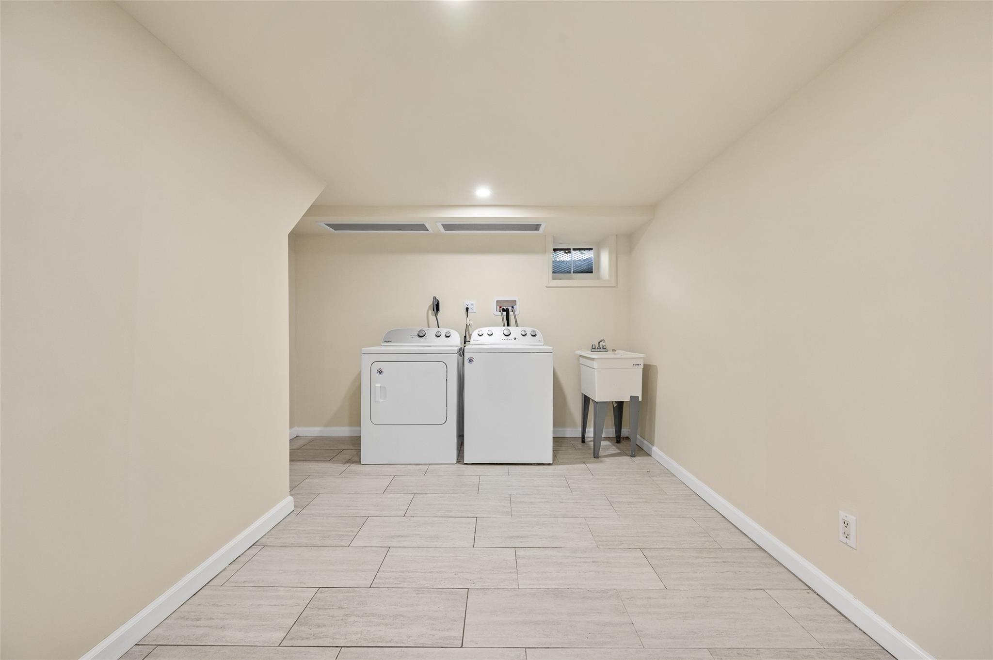 21 Teibrook Avenue, Syosset, New York image 24