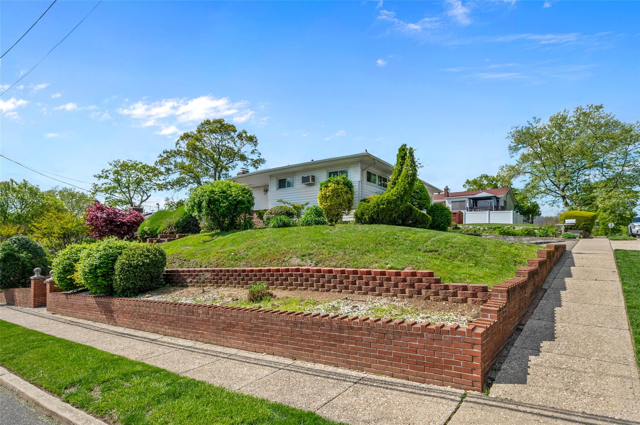21 Teibrook Avenue, Syosset, New York image 36