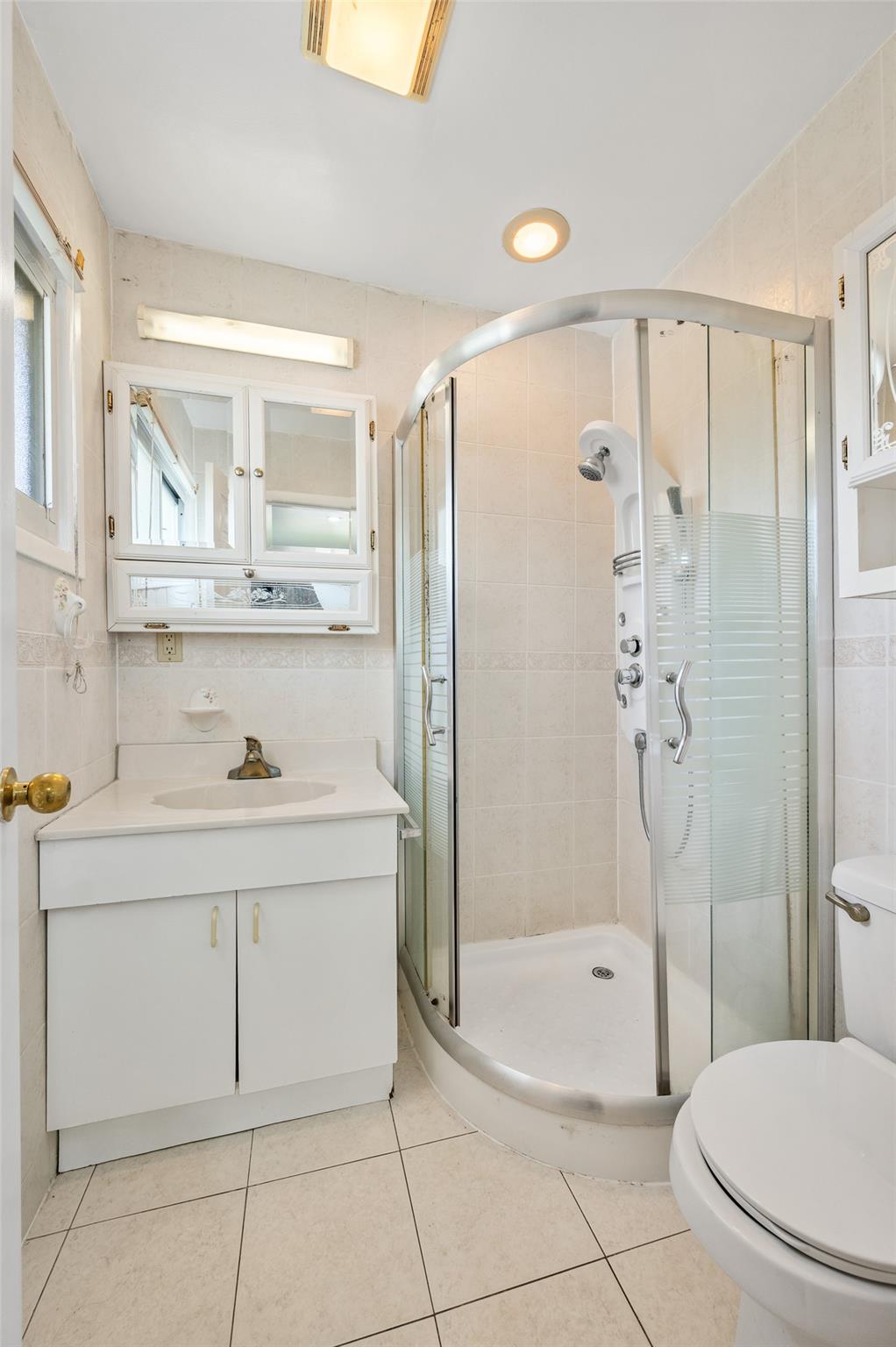 21 Teibrook Avenue, Syosset, New York image 22