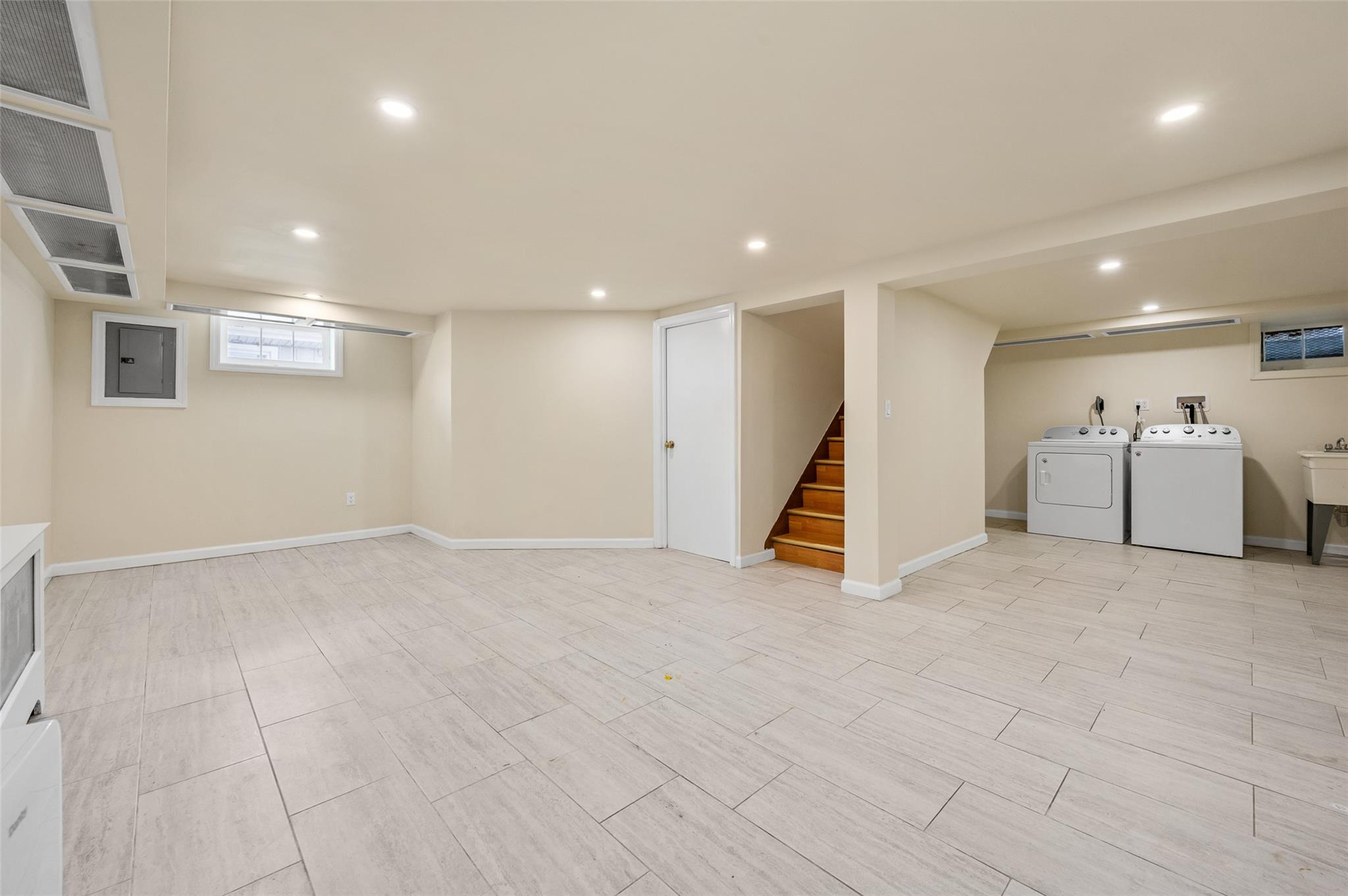 21 Teibrook Avenue, Syosset, New York image 23