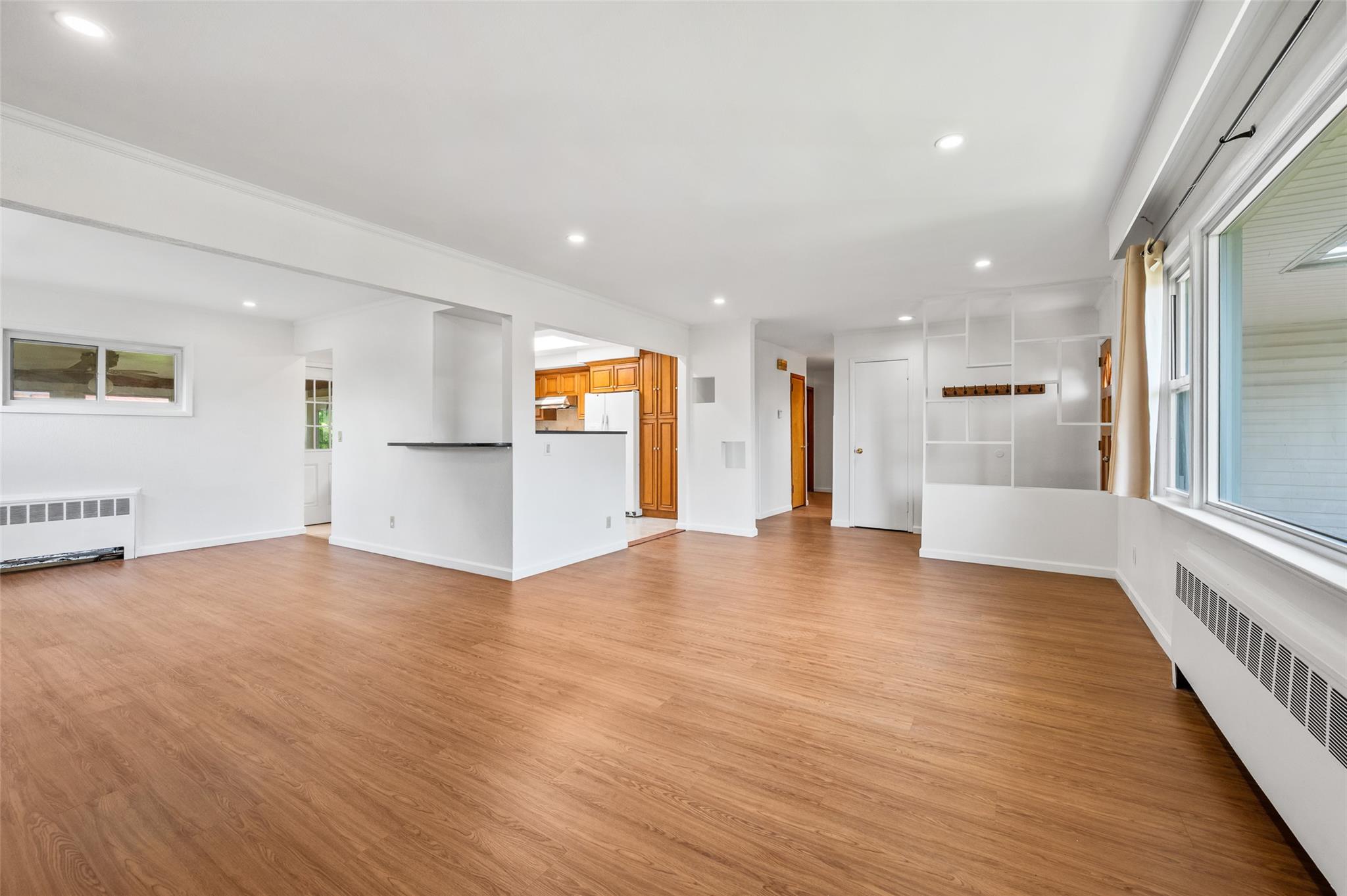 21 Teibrook Avenue, Syosset, New York image 8