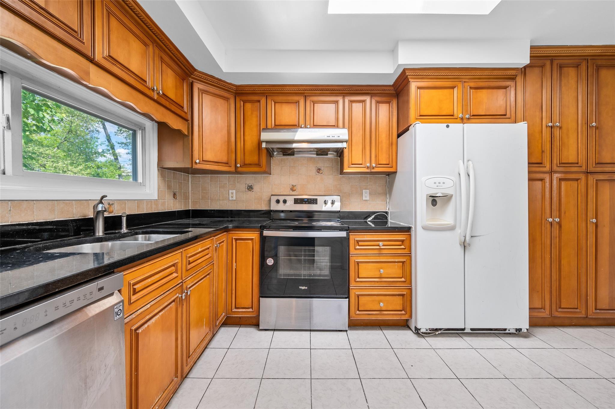 21 Teibrook Avenue, Syosset, New York image 2