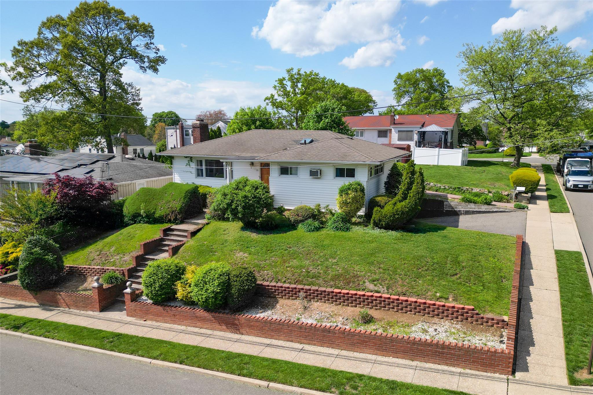 21 Teibrook Avenue, Syosset, New York image 38