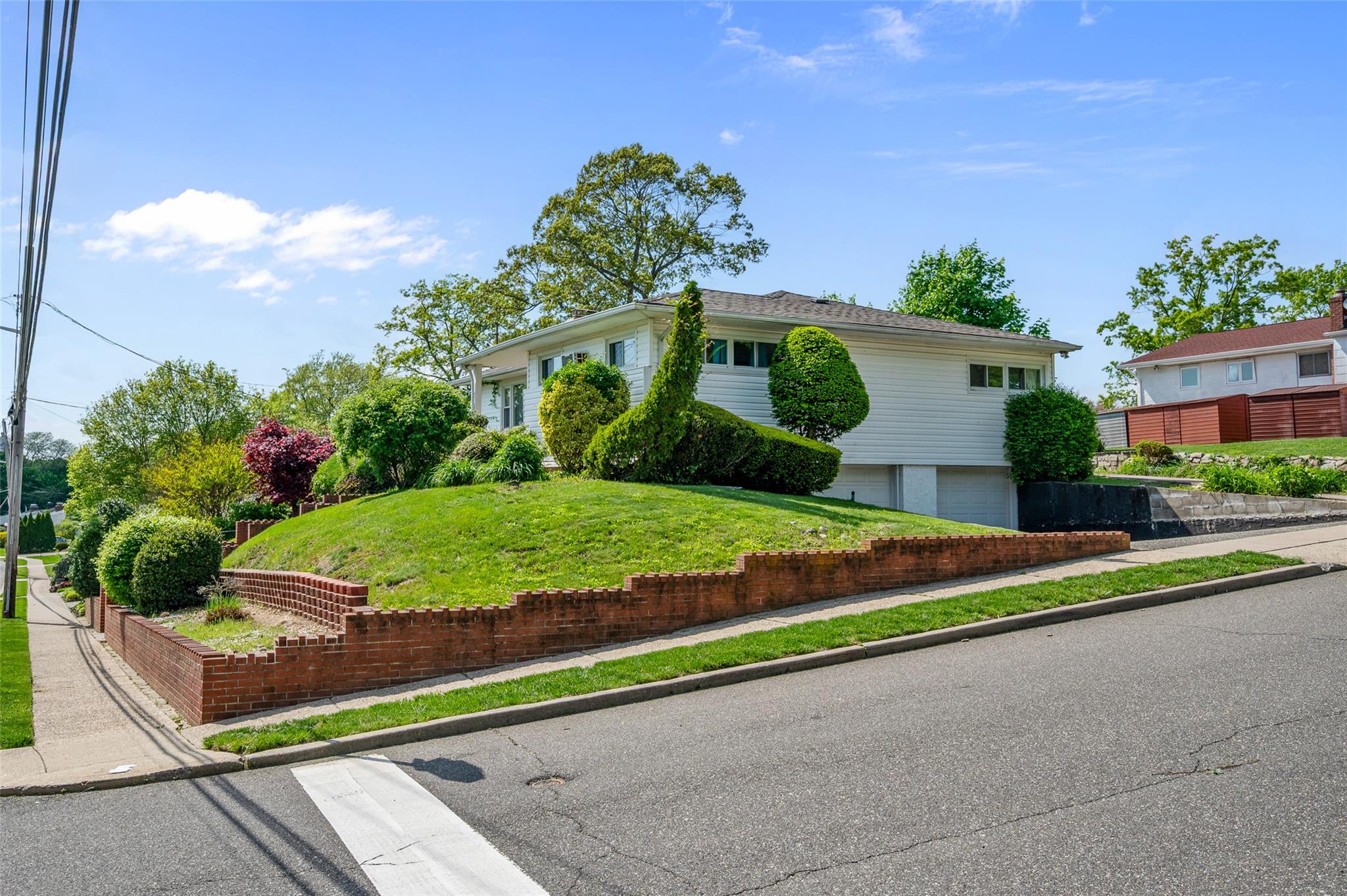 21 Teibrook Avenue, Syosset, New York image 37