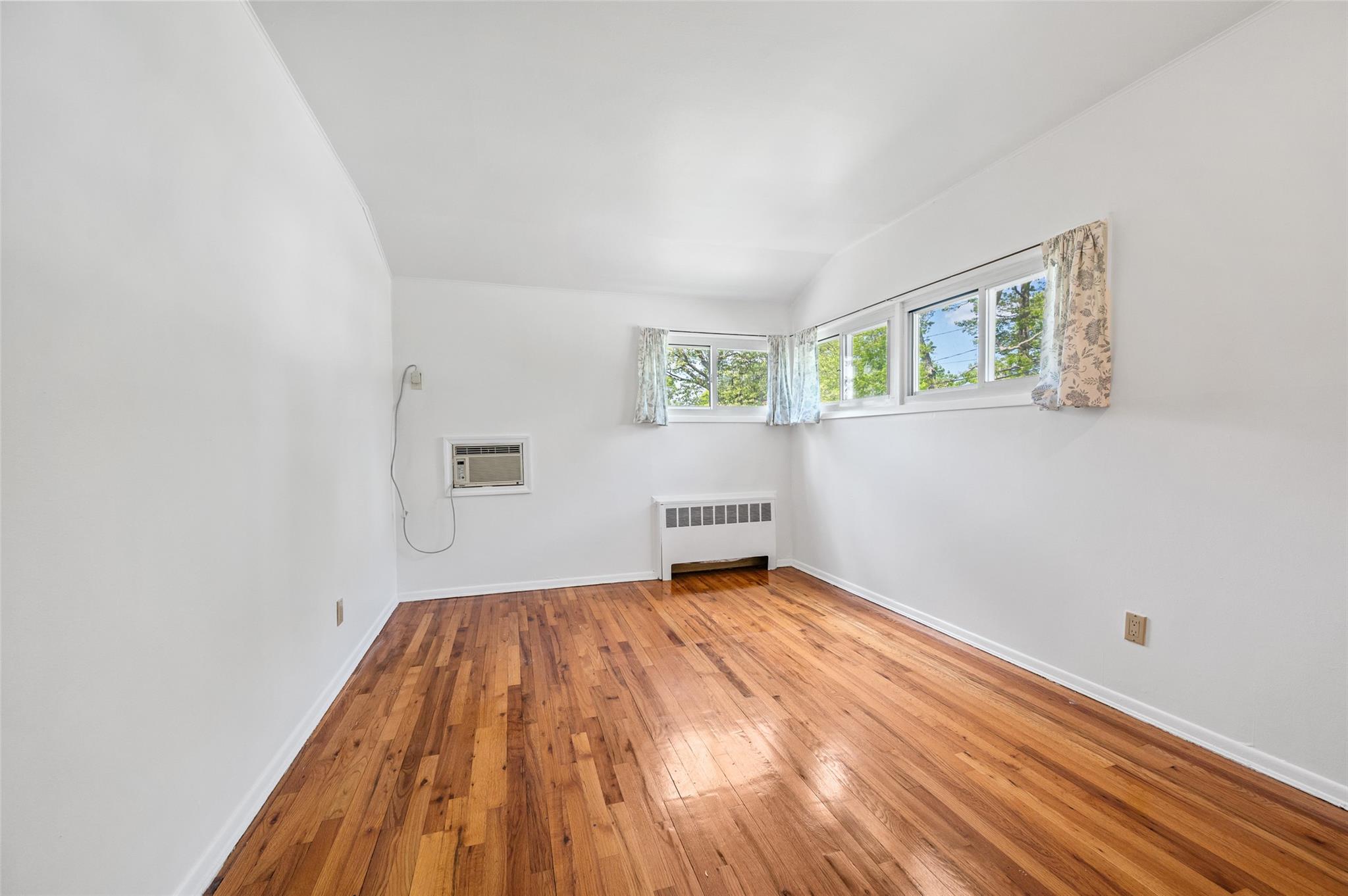21 Teibrook Avenue, Syosset, New York image 14