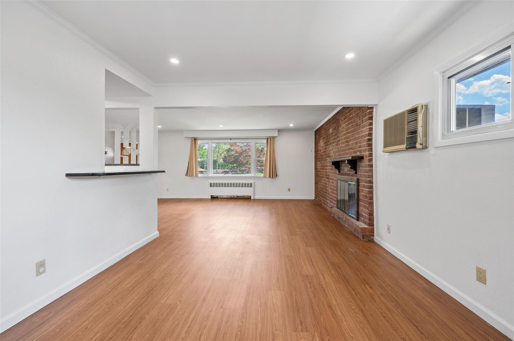 21 Teibrook Avenue, Syosset, New York image 9