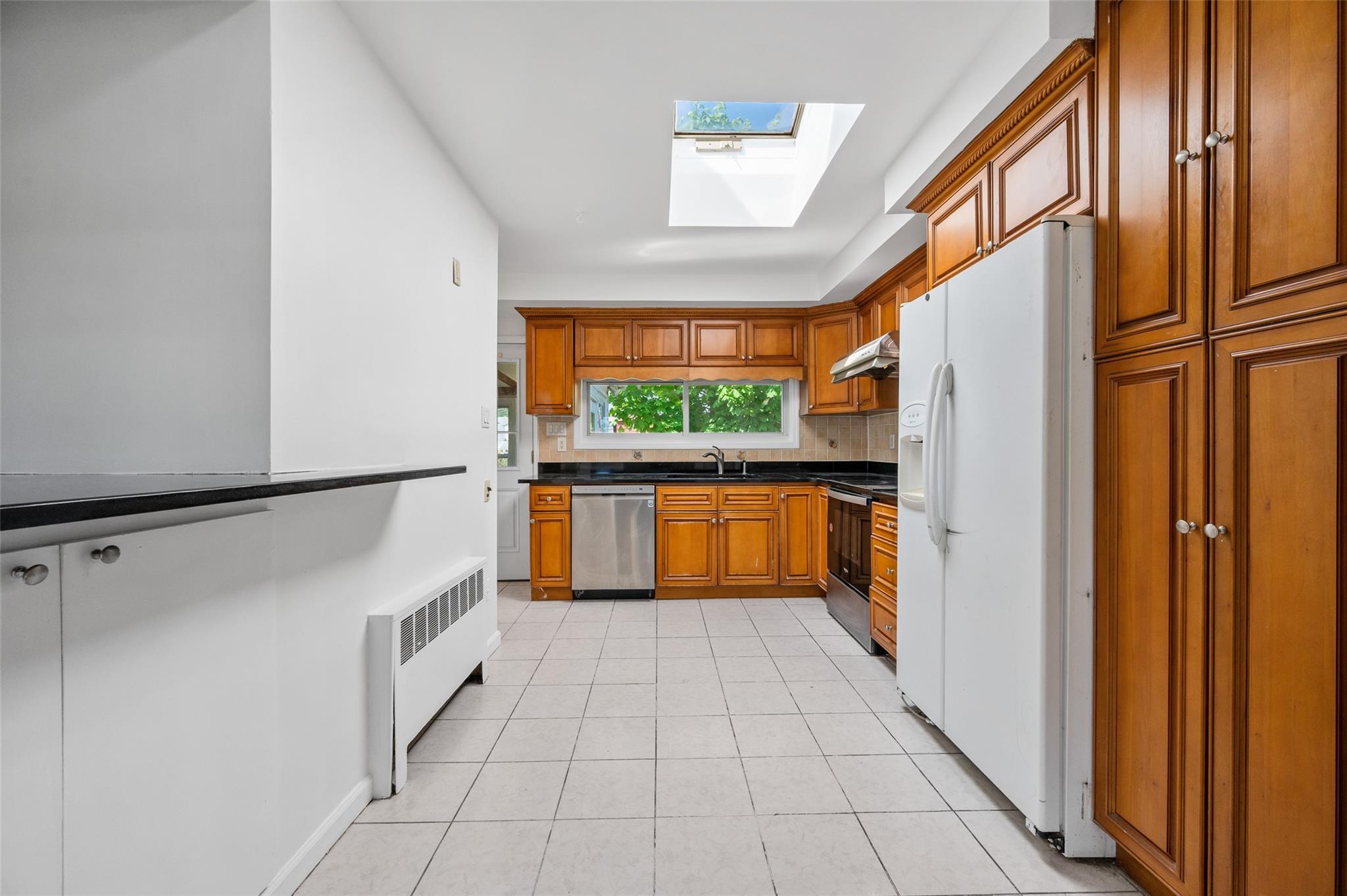 21 Teibrook Avenue, Syosset, New York image 4