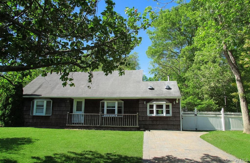Photo of 49 Highview Lane, Ridge, NY 11961 (MLS # 940161)
