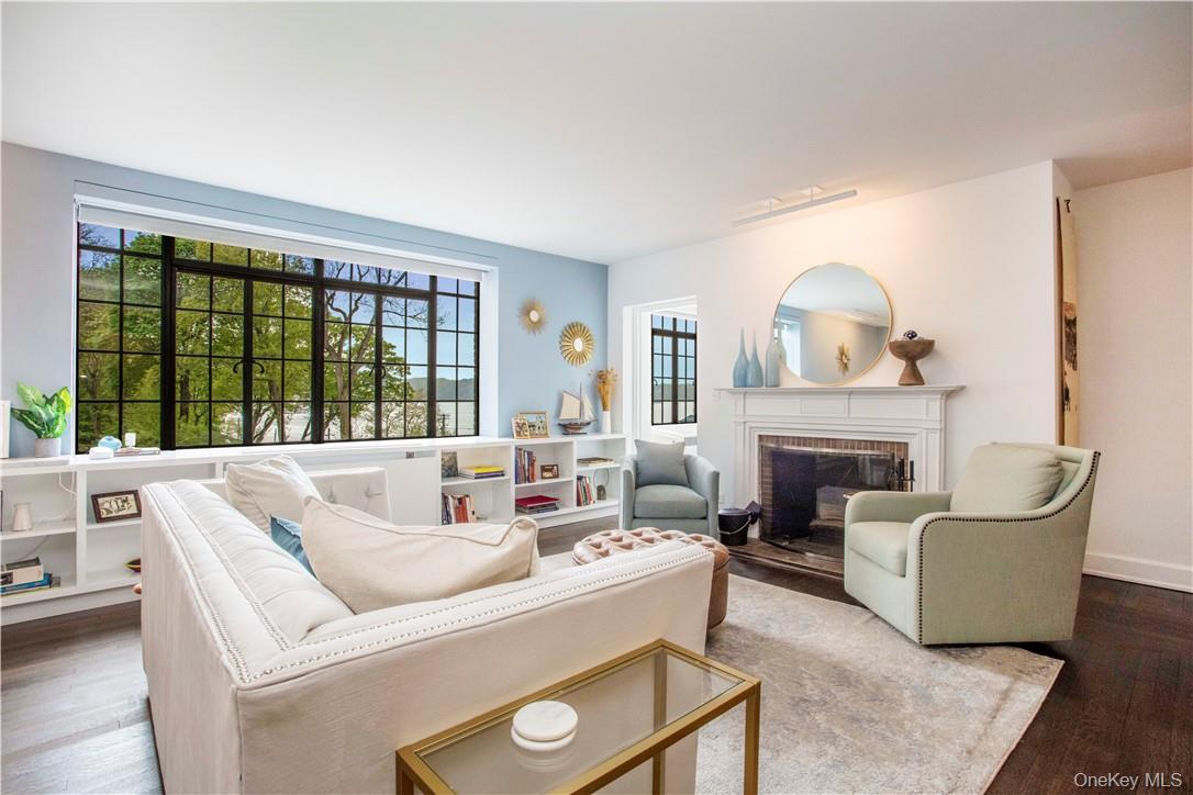 100 Ardsley Avenue W 2L