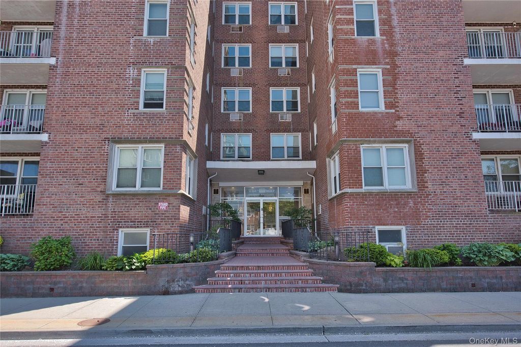 Photo of 210 E Broadway #4F, Long Beach, NY 11561 (MLS # 983890)