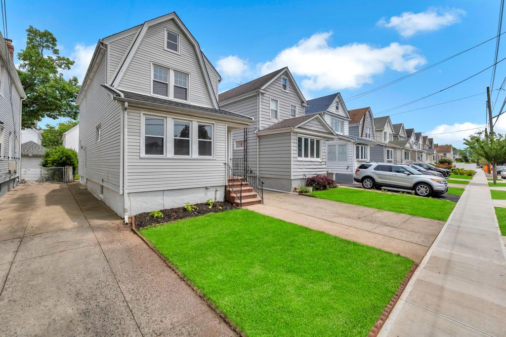 90-21 221st Place, Queens Village, New York image 3