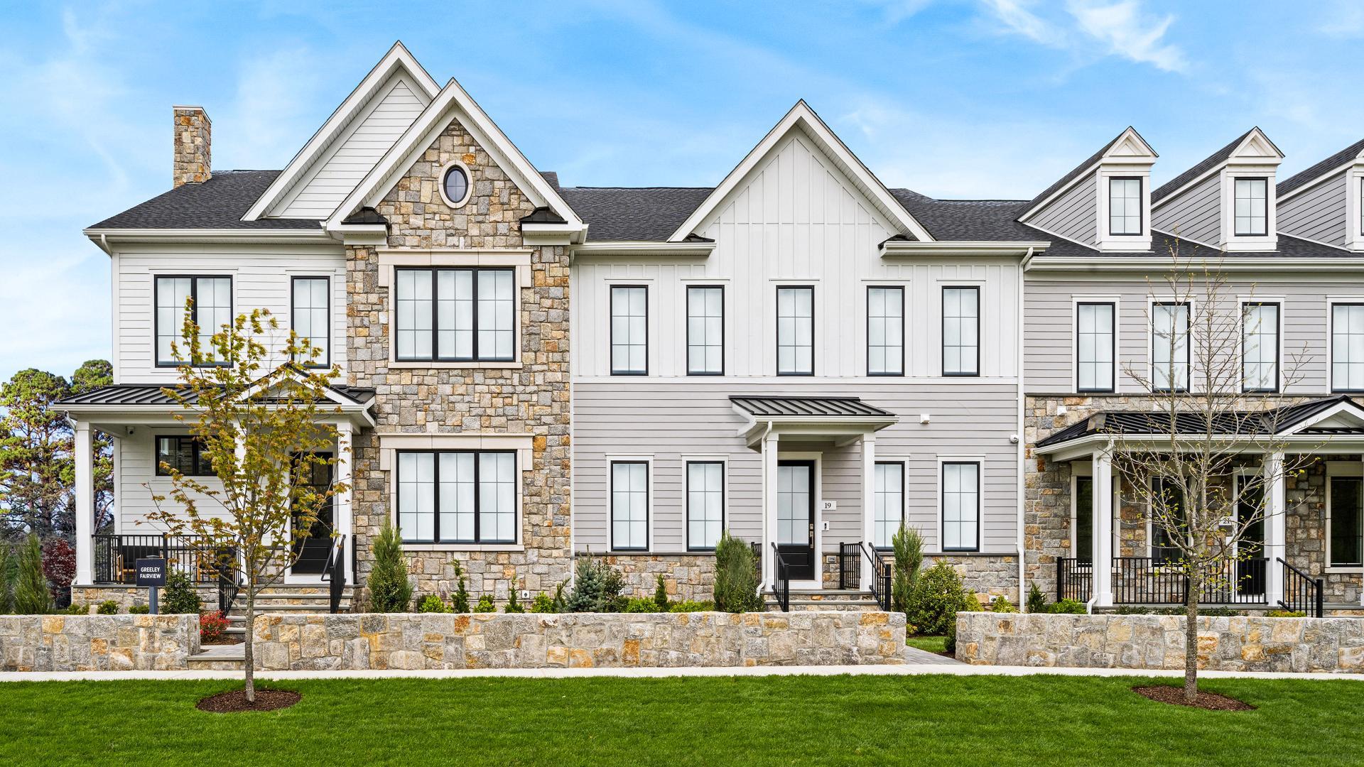4 Carriage Lane #82, Chappaqua, New York image 1