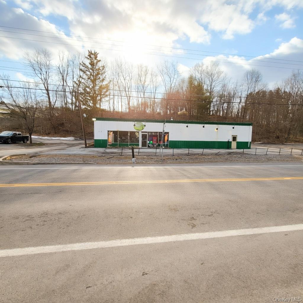 609 Route 208
