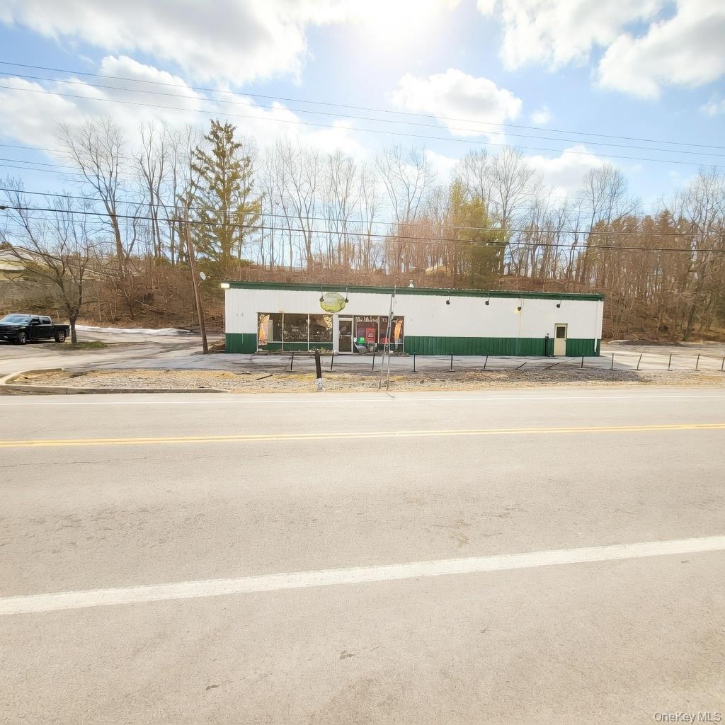 609 Route 208