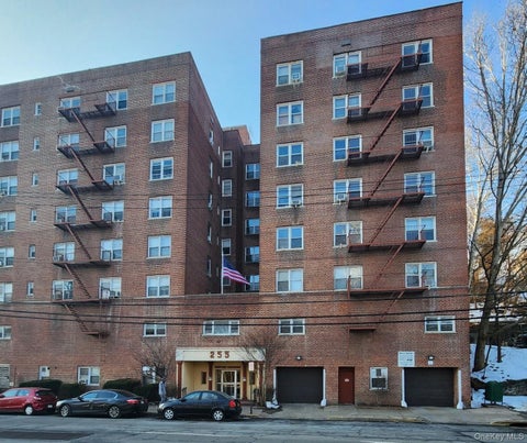 Apartment For Rent - 255 Bronx River Road #4R<br/> Yonkers, NY 10704