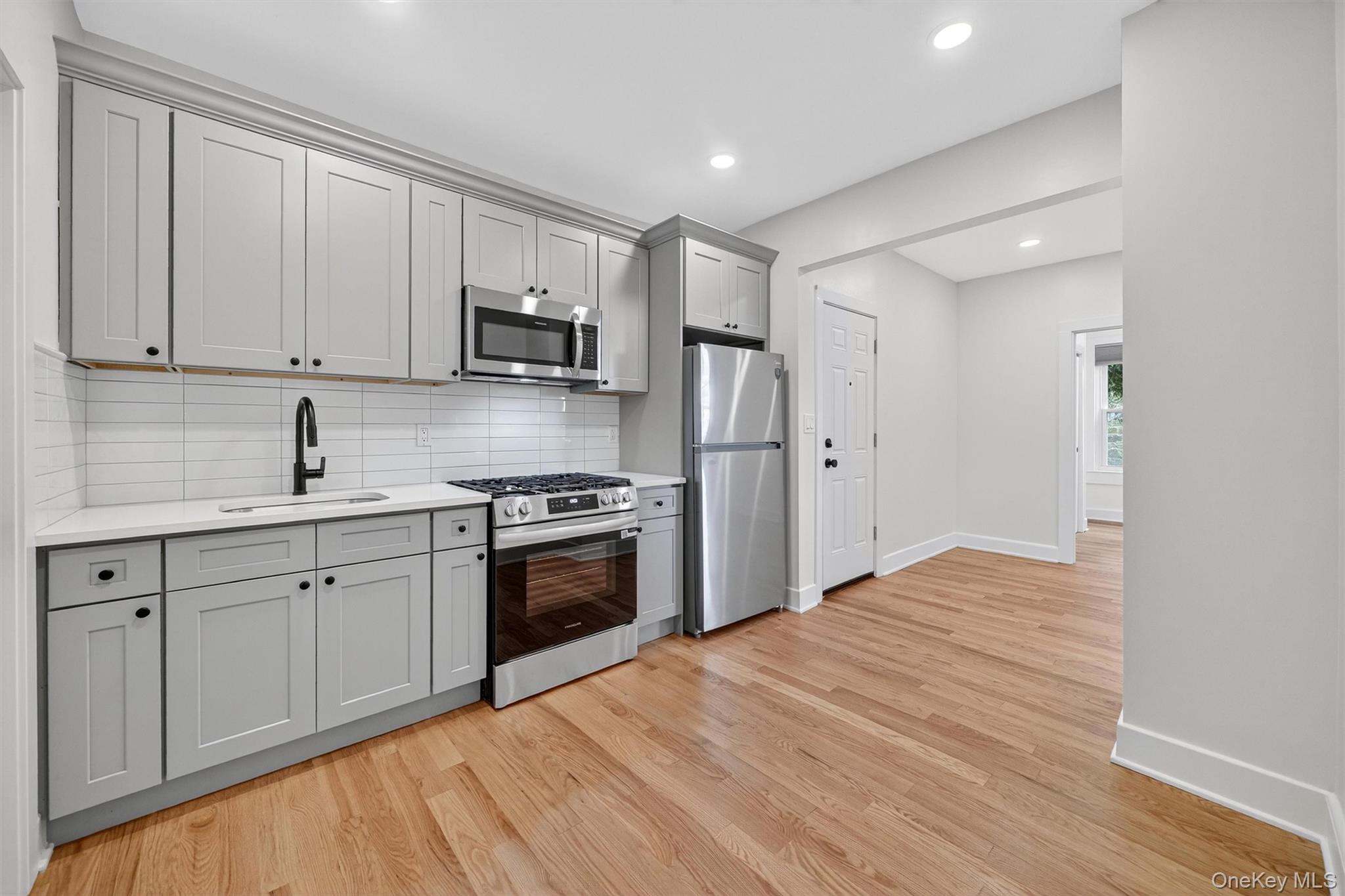 Ossining, New York 10562, United States, 2 Bedrooms Bedrooms, ,1 BathroomBathrooms,Residential,Active,250377