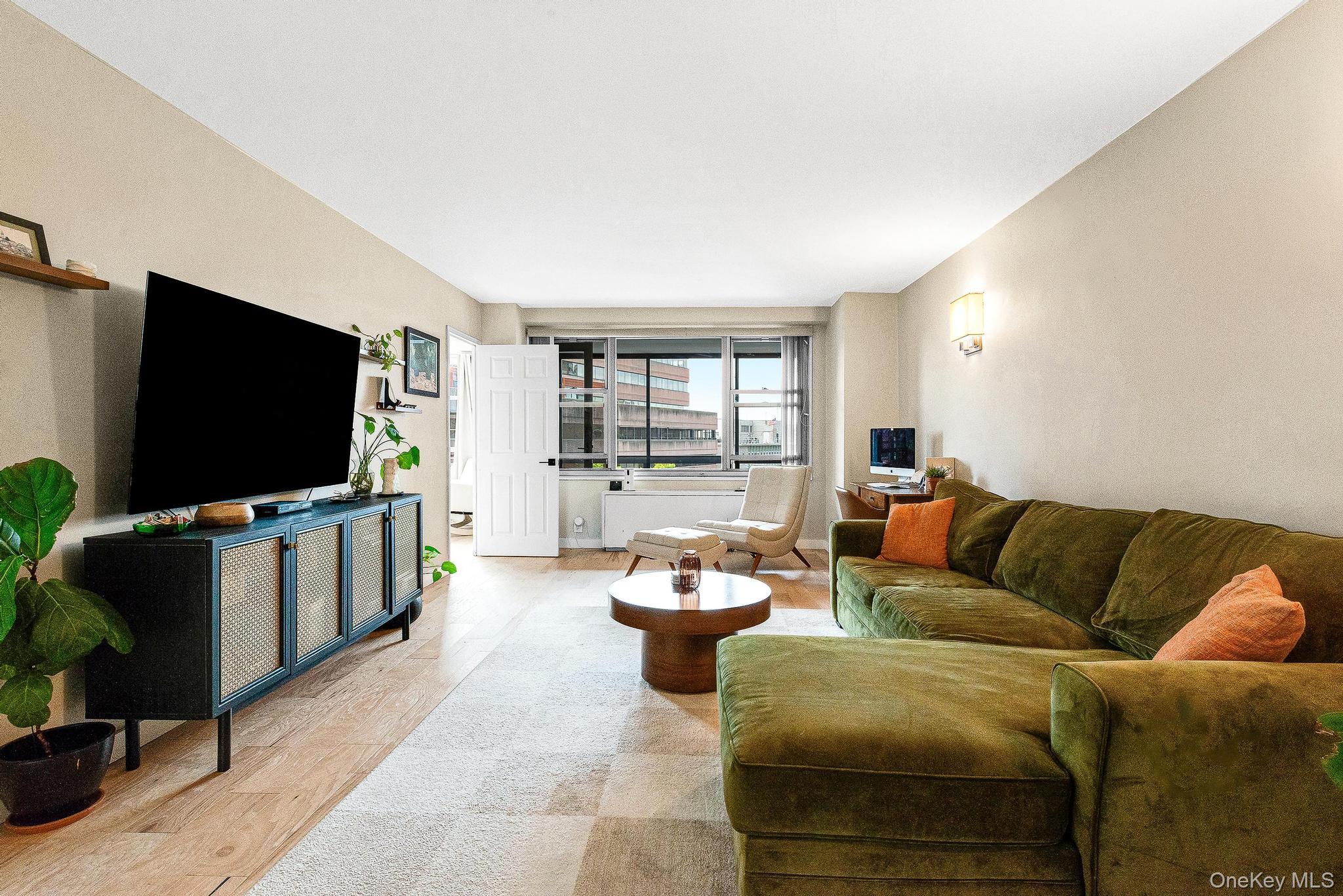 70-25 Yellowstone Boulevard 6T