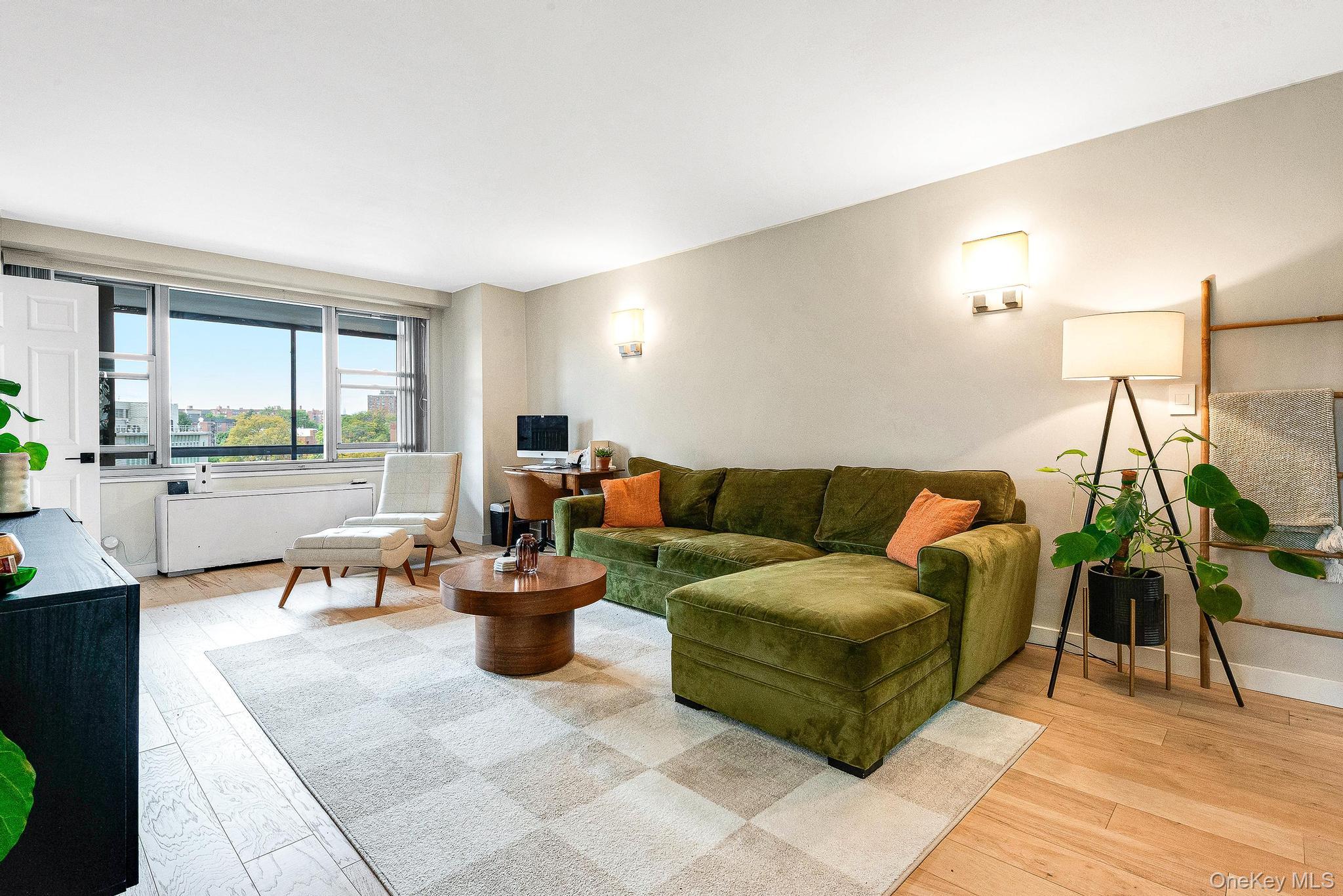 70-25 Yellowstone Boulevard 6T