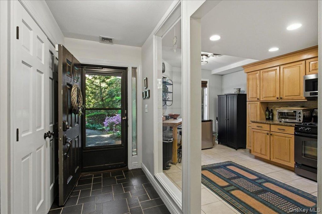 Photo of 217 Martling Avenue, Tarrytown, NY 10591 (MLS # 990393)