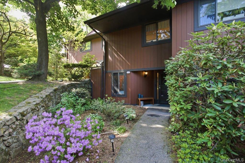 Photo of 217 Martling Avenue, Tarrytown, NY 10591 (MLS # 990393)
