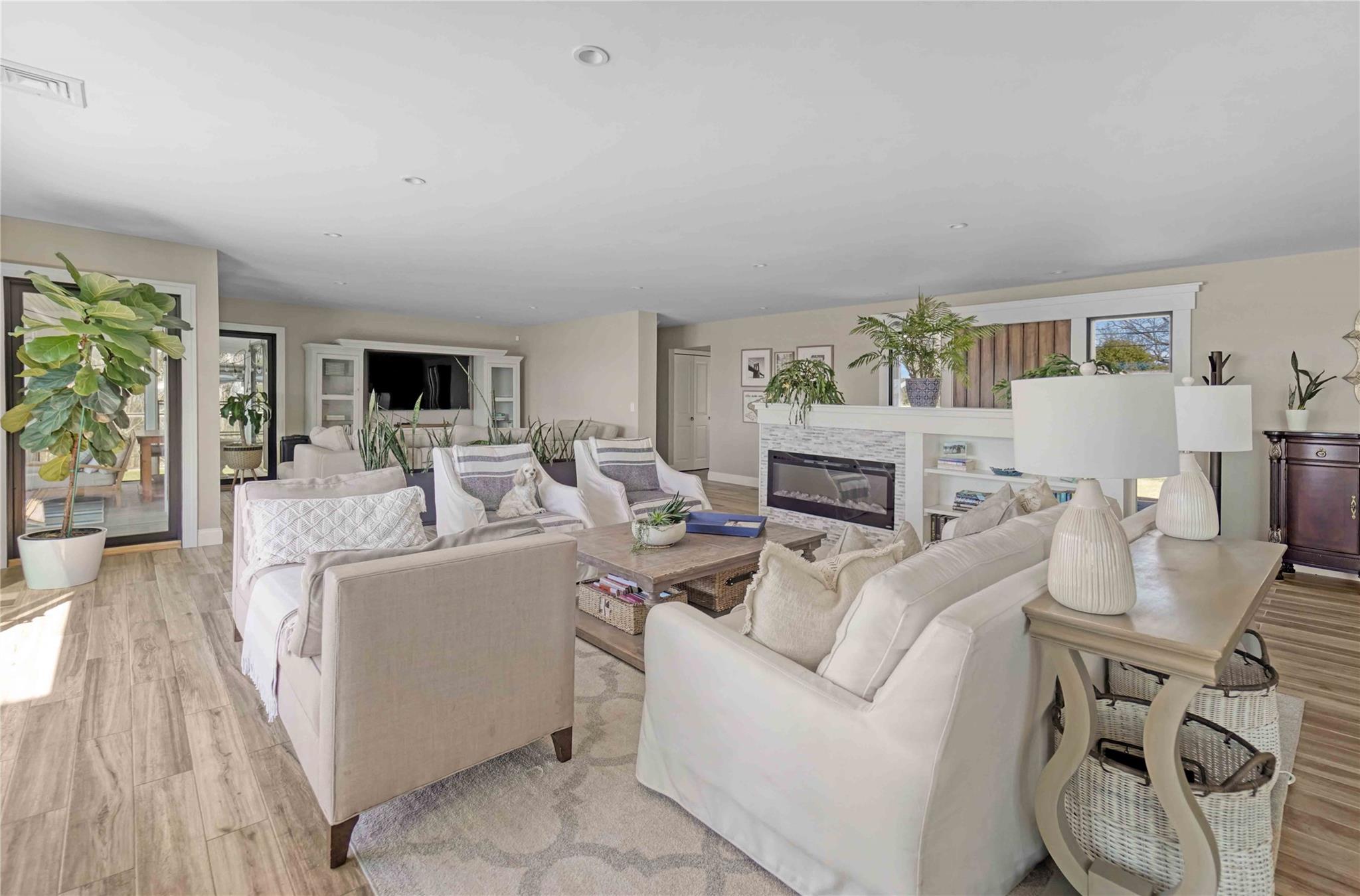 24 Laura Lee Drive, Center Moriches, New York image 8