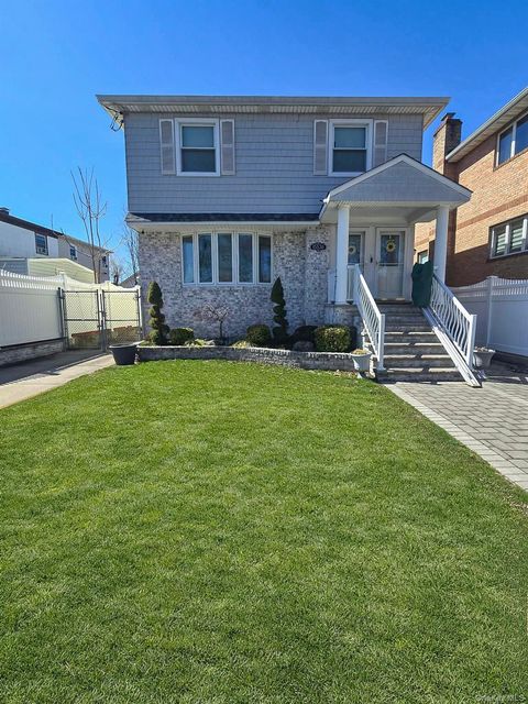 Multifamily For Sale - 155-30 102nd Street<br/> Howard Beach, NY 11414