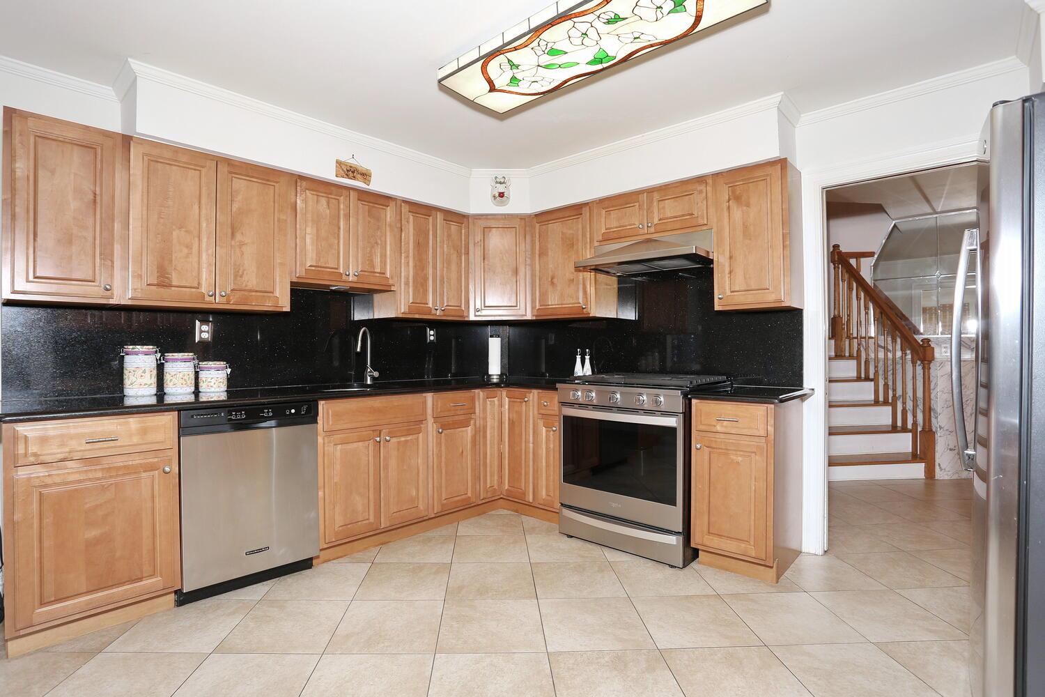 106 Key Place, Orangeburg, New York image 7
