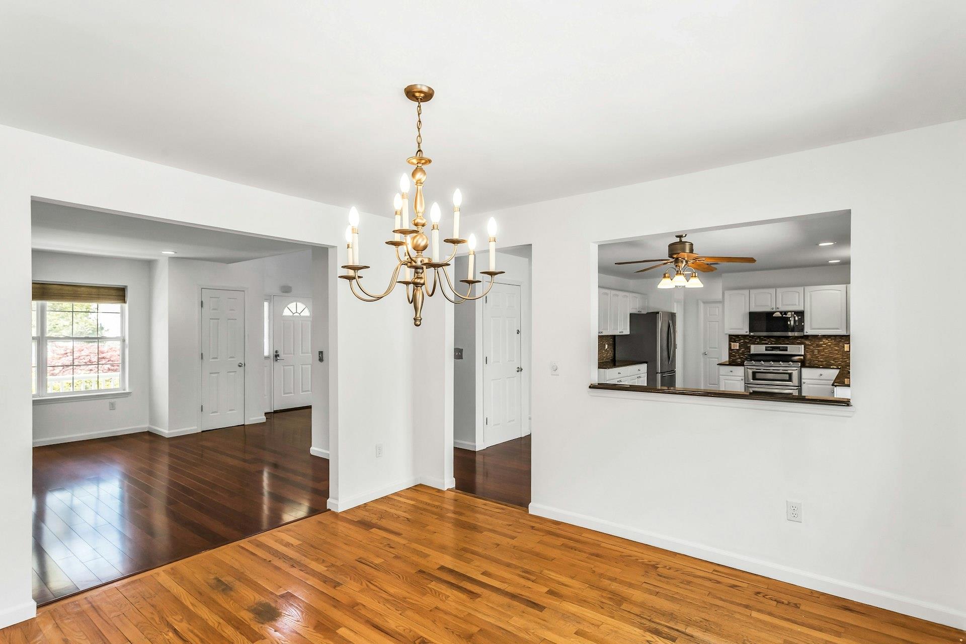 3 Quantuck Court, Commack, New York image 8