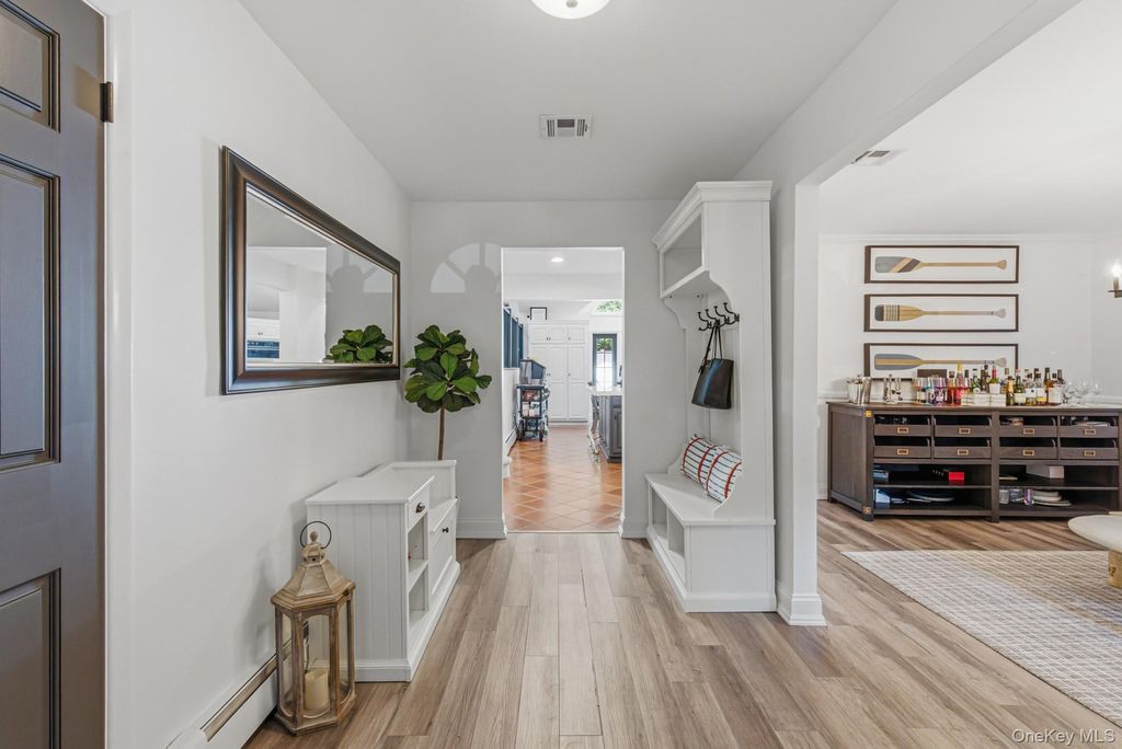 Photo of 39 Marlin Lane, Port Washington, NY 11050 (MLS # 999931)
