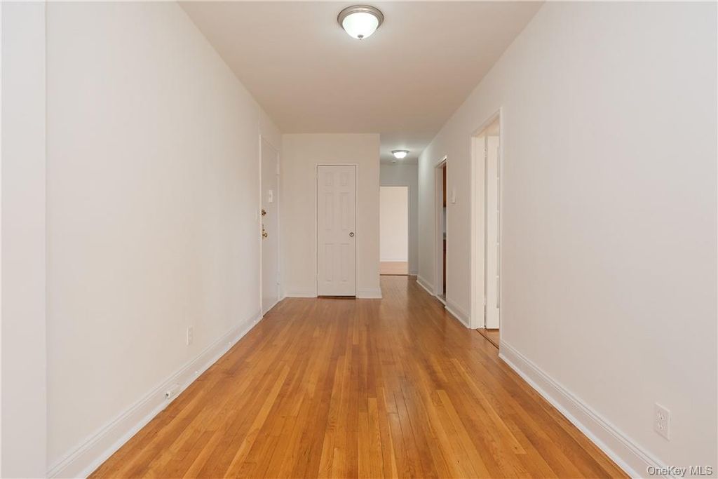 Photo of 440 Warburton Avenue #5-F, Yonkers, NY 10701 (MLS # 952655)