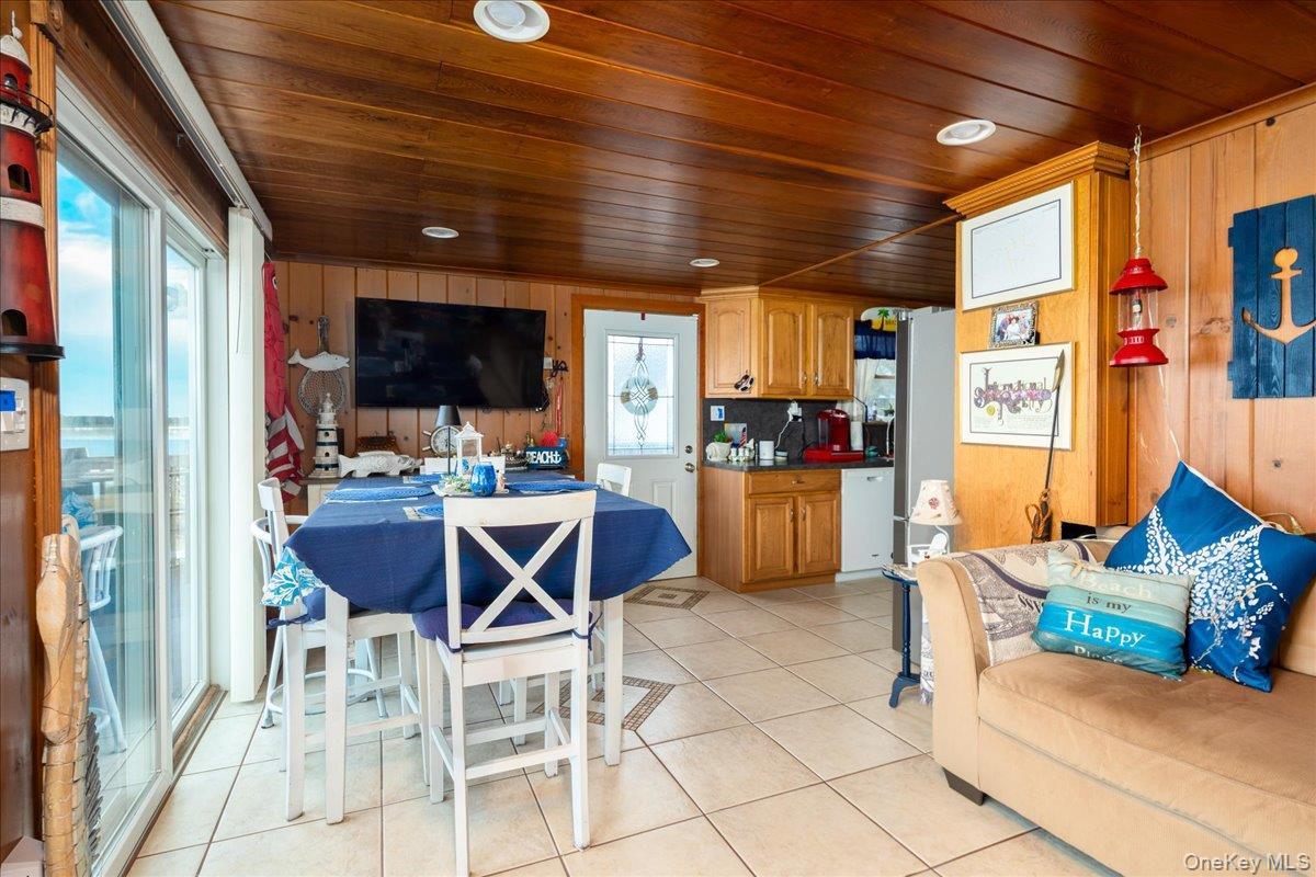 106 Shore Drive E - Photo 3