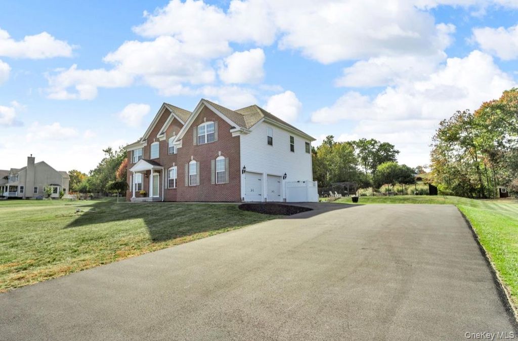 Photo of 59 Luthien Forest Road, Rock Tavern, NY 12553 (MLS # 913363)
