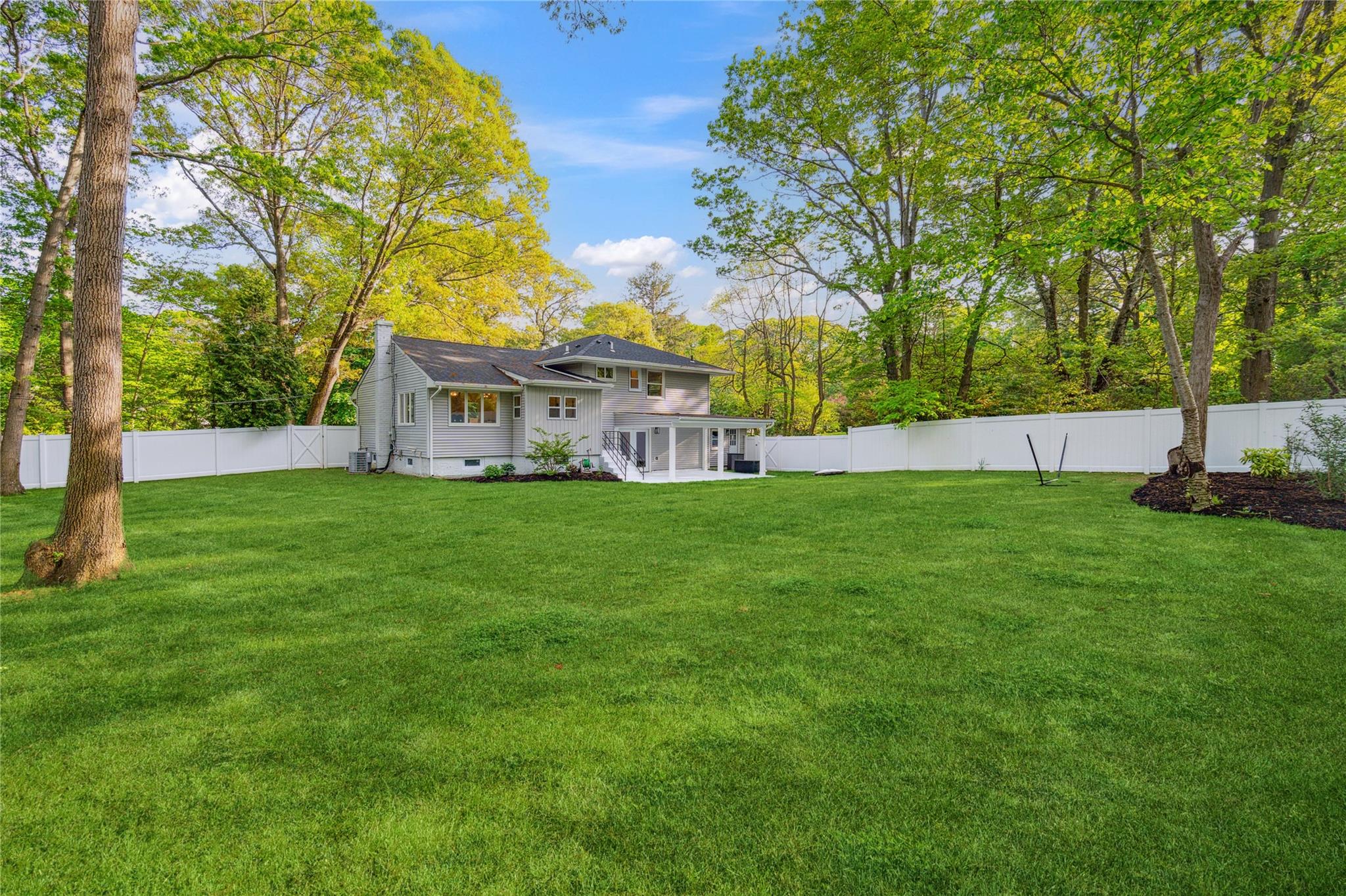 27 Harbor Hills Drive, Port Jefferson, New York image 24