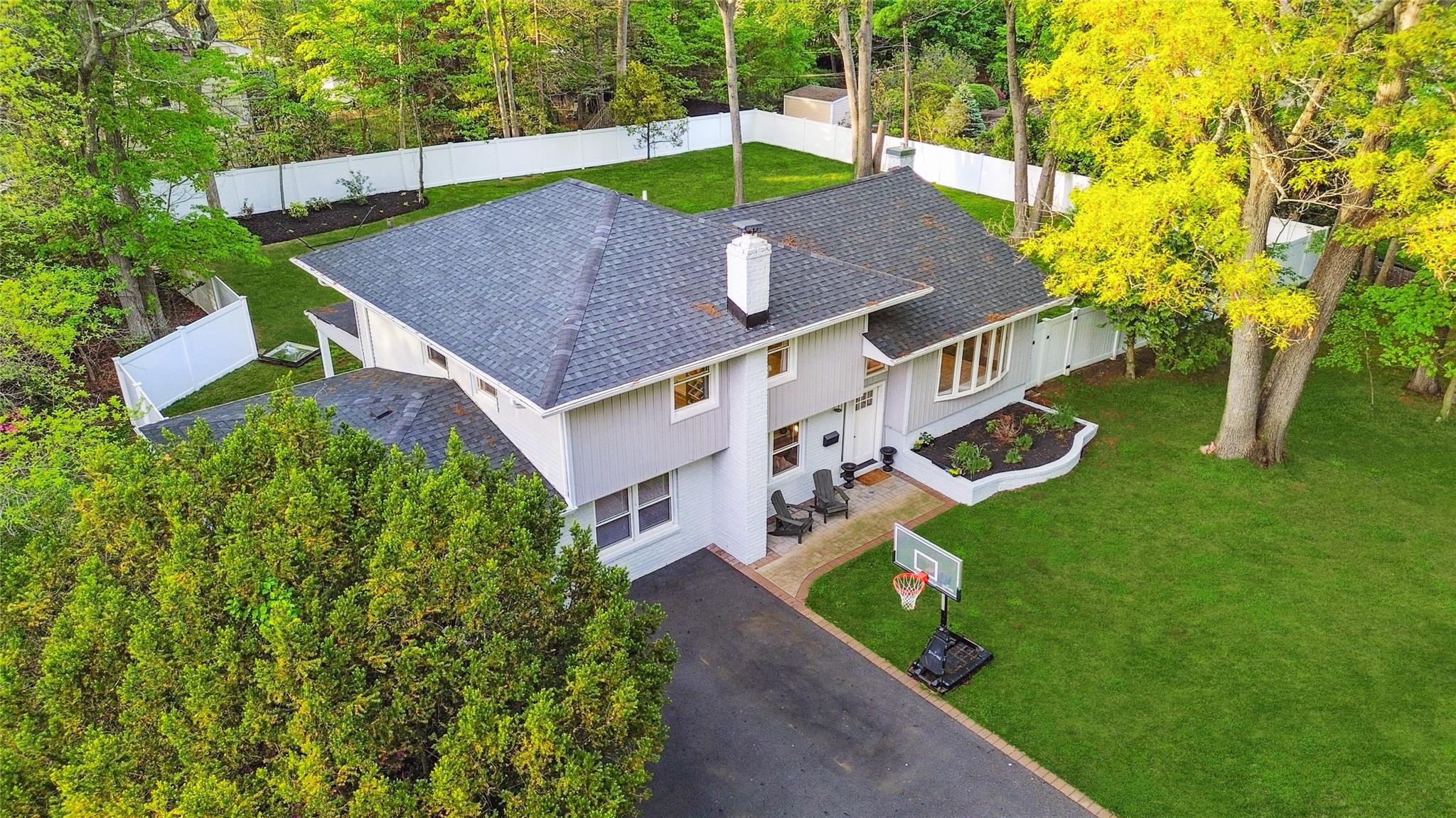 27 Harbor Hills Drive, Port Jefferson, New York image 2