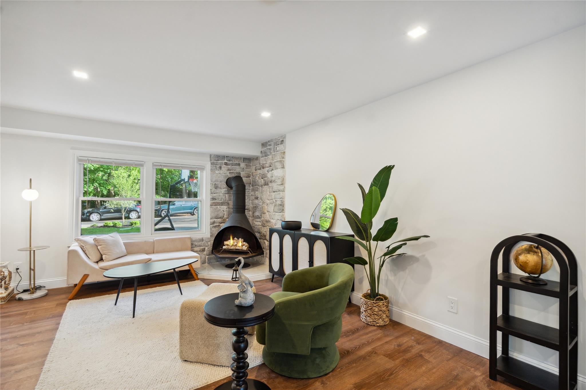 27 Harbor Hills Drive, Port Jefferson, New York image 13