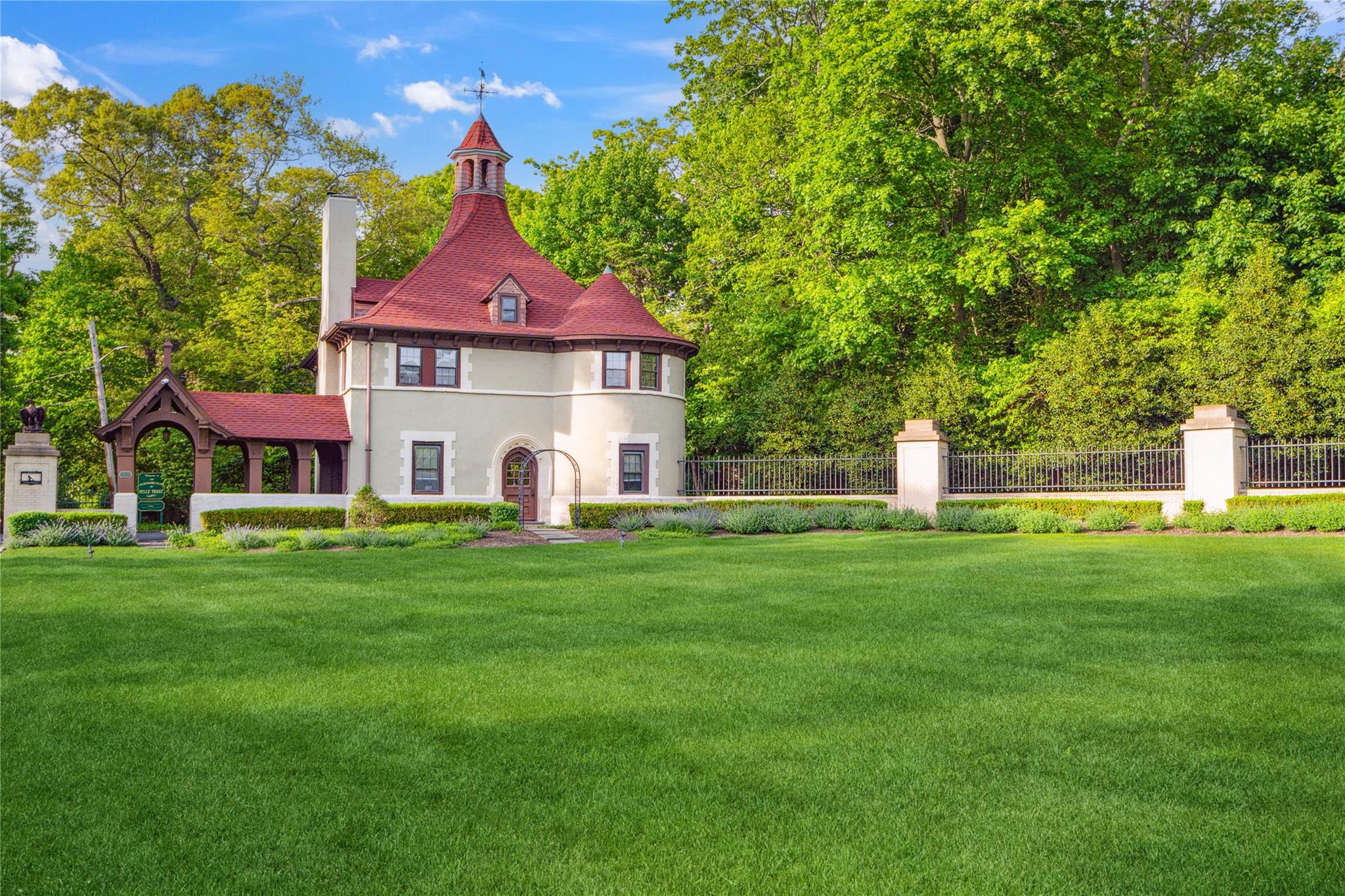 27 Harbor Hills Drive, Port Jefferson, New York image 43