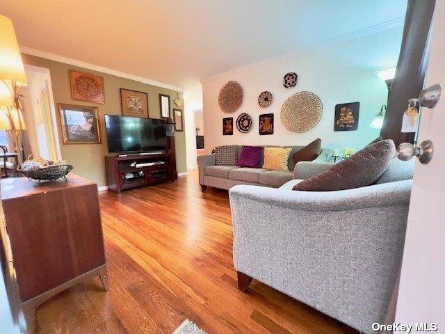 73 Avenue Lower, Bayside, Queens, NY - 2 Bedrooms  
1 Bathrooms  
4 Rooms - 