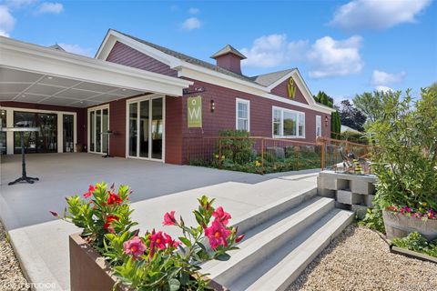 5195 Old North Road Southold NY 11971