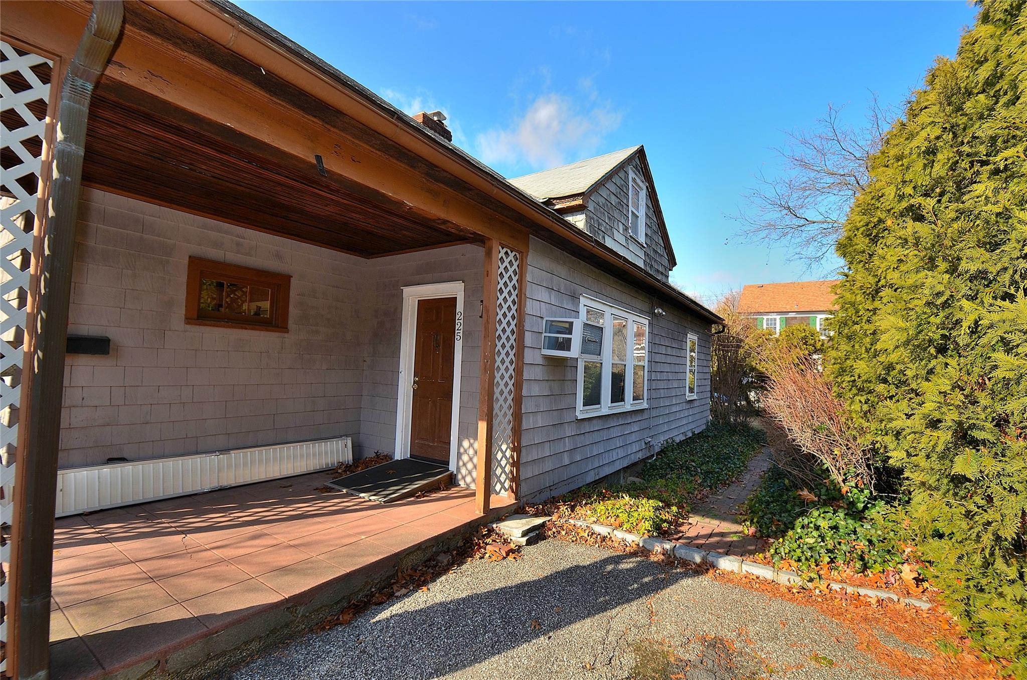 225 Garden Street, Roslyn Heights, New York image 36