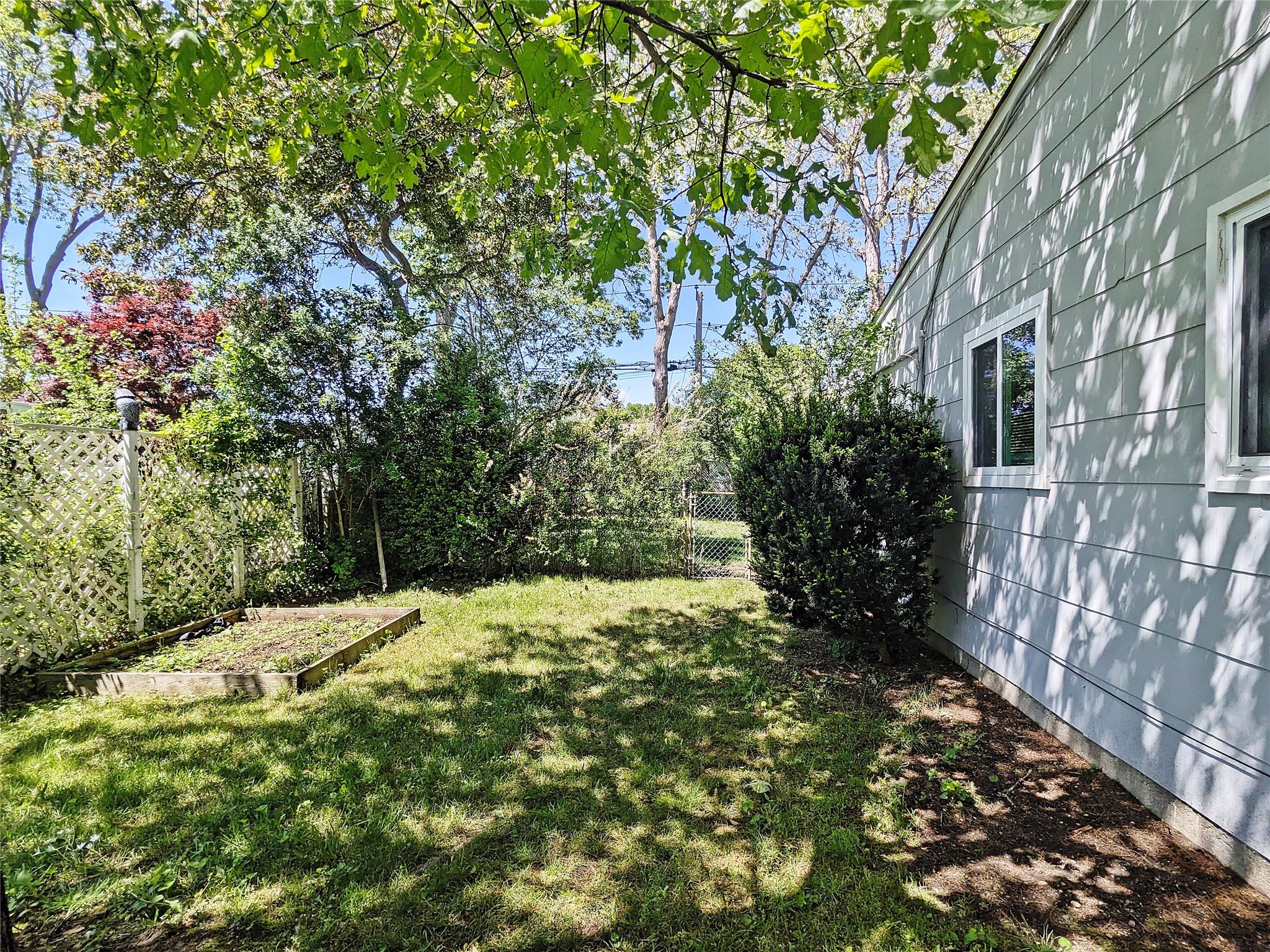 65 Biscayne Drive, Selden, New York image 18