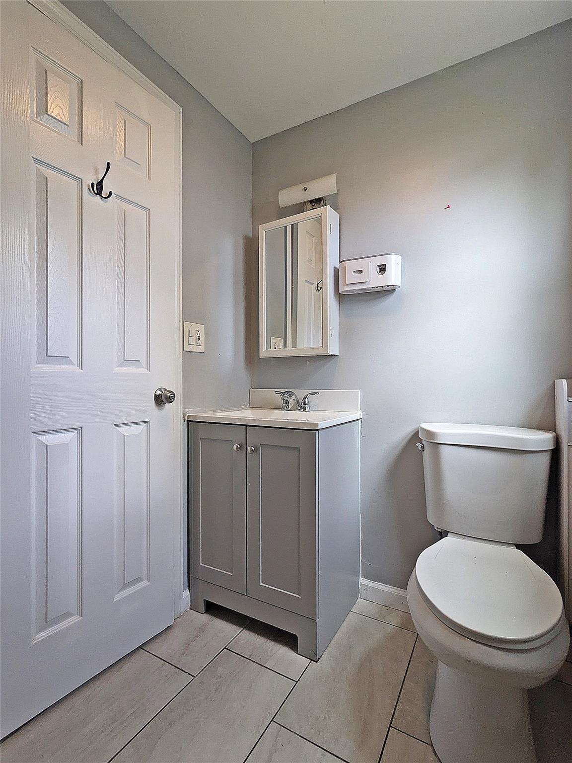 65 Biscayne Drive, Selden, New York image 15