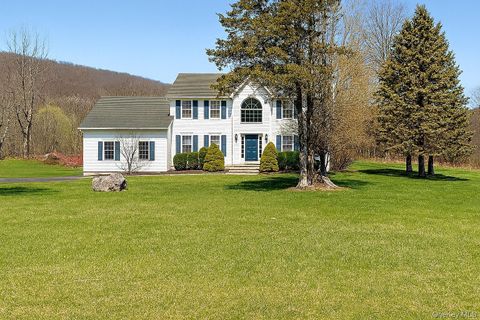 84 Coppergate Lane Warwick NY 10990