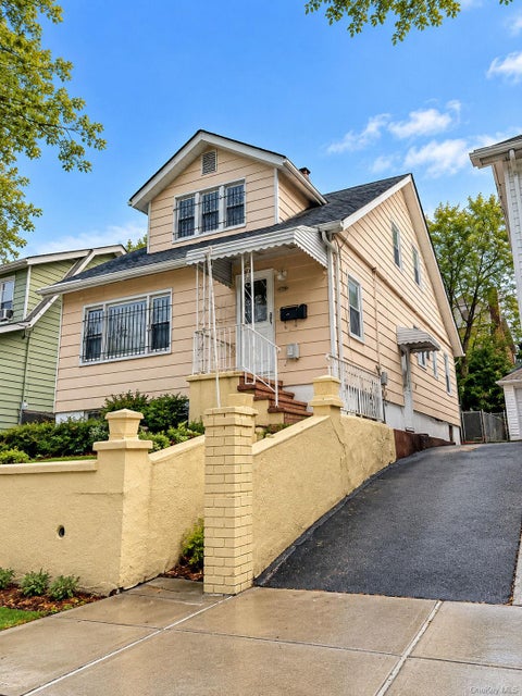 Photo of 4355 Ely Avenue, Bronx, NY 10466 (MLS # 1065236)