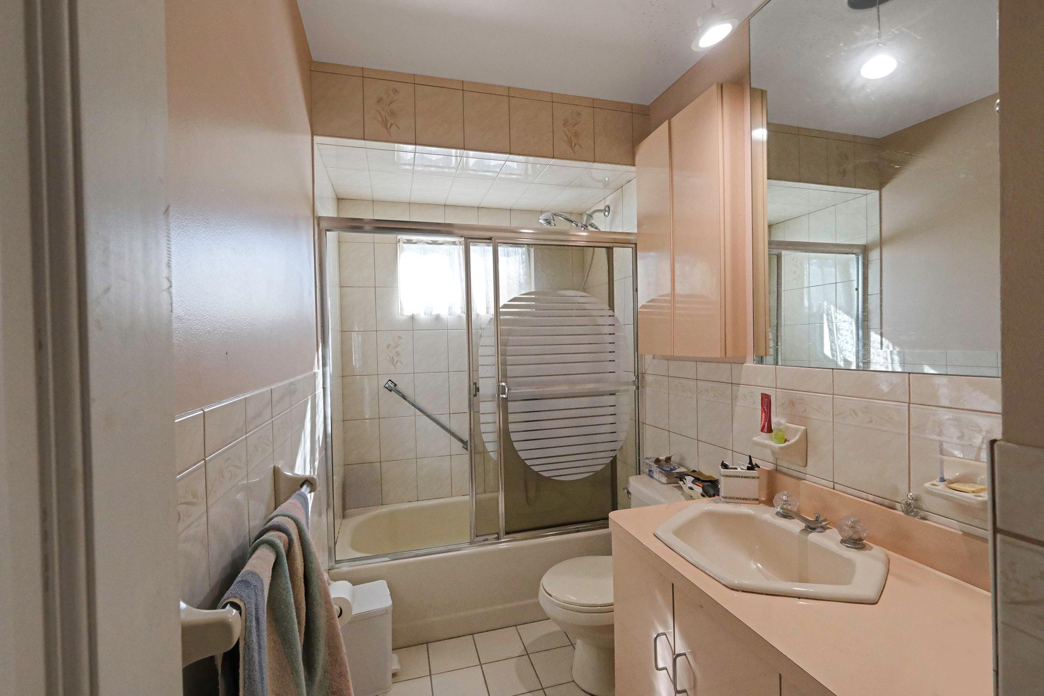 543 Dewitt Avenue, North Babylon, New York image 26