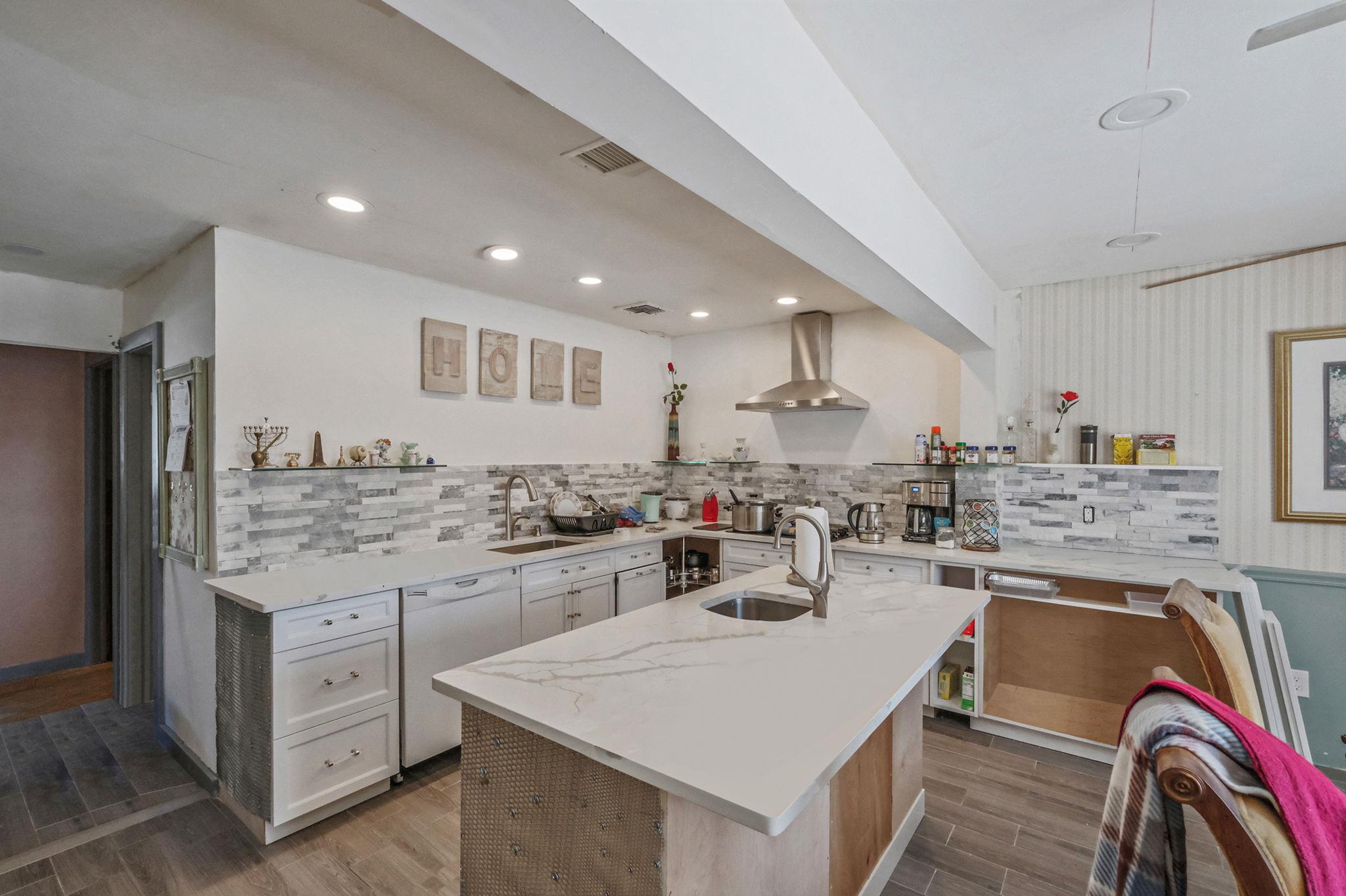 543 Dewitt Avenue, North Babylon, New York image 5