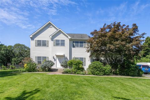 5 Naomi Court Melville NY 11747