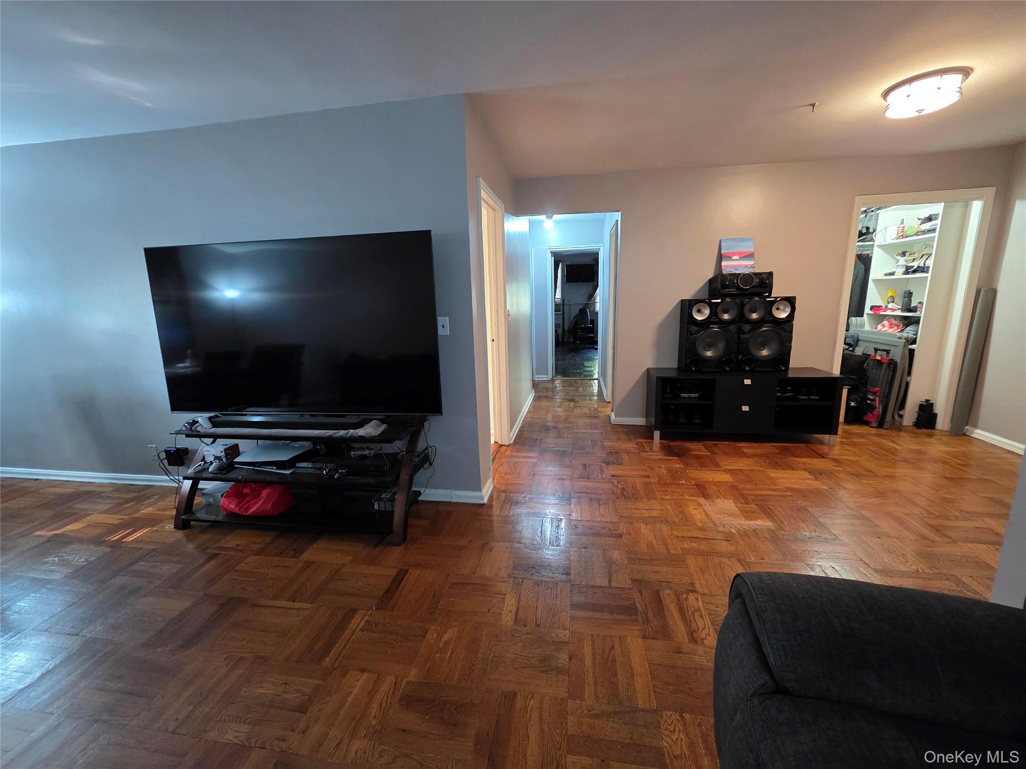 1234 Midland Avenue 1c